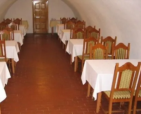 Vinceller Panzio Es Etterem בית הארחה Gyöngyös